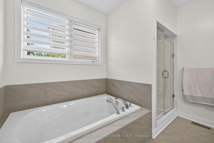 Photo 22 at 26 Waterton Way, Bradford, Bradford West Gwillimbury