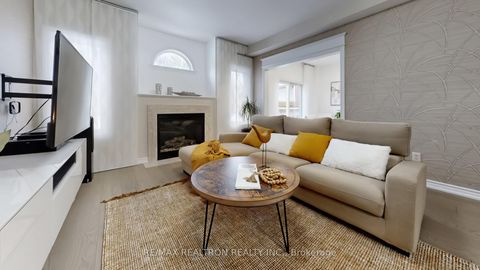 Photo 5 at 86 Eagle Peak Drive, Westbrook, Richmond Hill