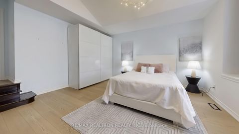 Photo 25 at 86 Eagle Peak Drive, Westbrook, Richmond Hill