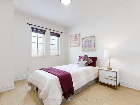 Photo 33 at 90 Shrewsbury Drive, Brooklin, Whitby