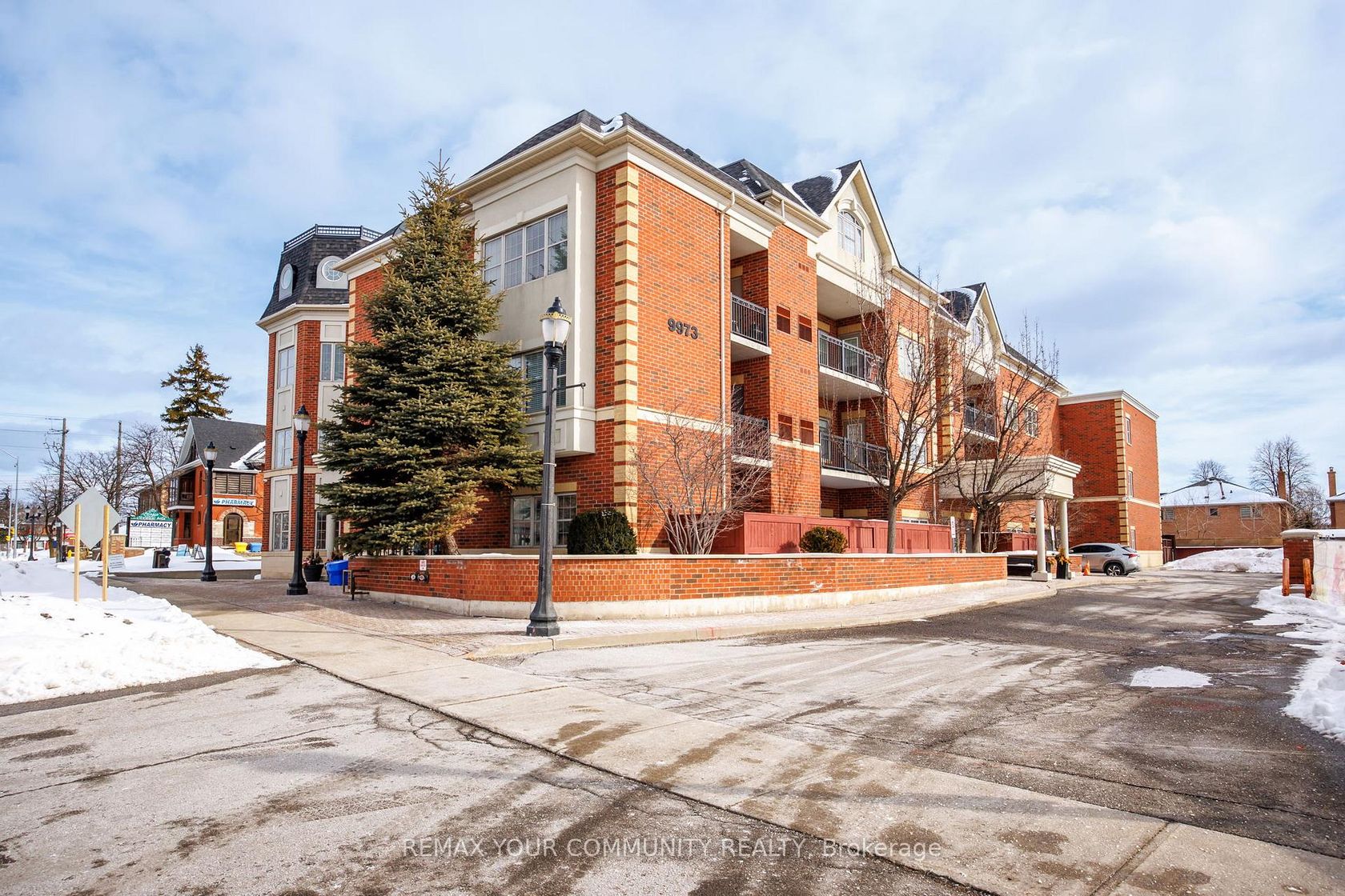 202 - 9973 Keele Street, Maple, Vaughan photo number 2