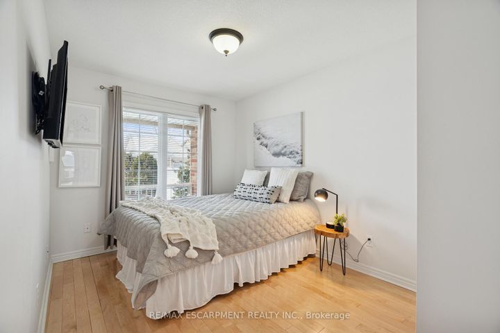 Photo 6 at 75 Doctor Moore Court, AC Acton, Halton Hills