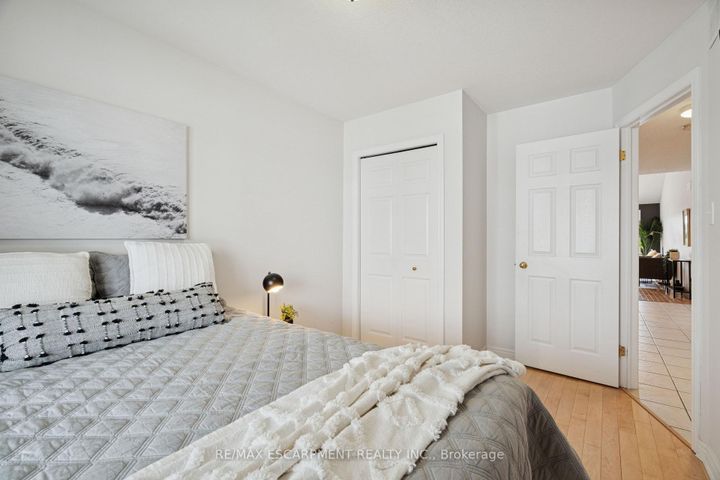 Photo 7 at 75 Doctor Moore Court, AC Acton, Halton Hills