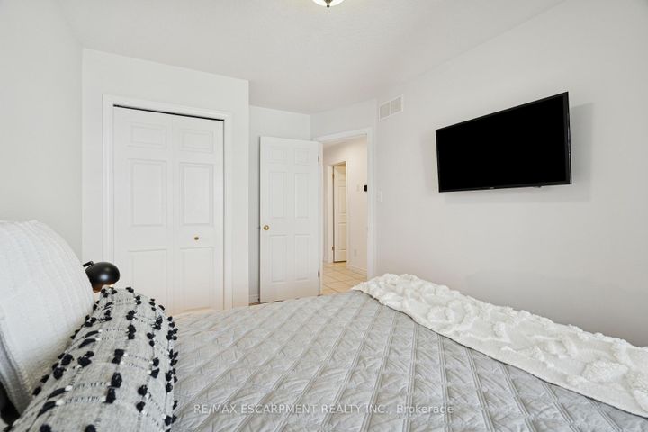 Photo 8 at 75 Doctor Moore Court, AC Acton, Halton Hills