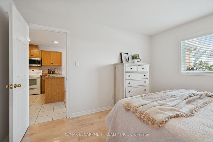 Photo 14 at 75 Doctor Moore Court, AC Acton, Halton Hills