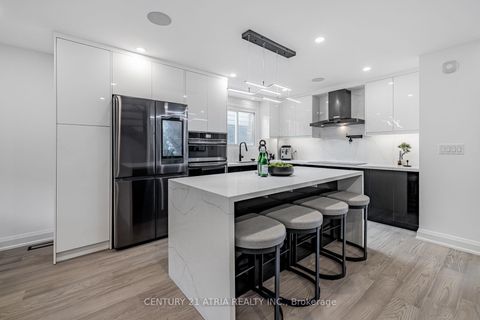 Photo 8 at 42 Coventry Court, Crosby, Richmond Hill