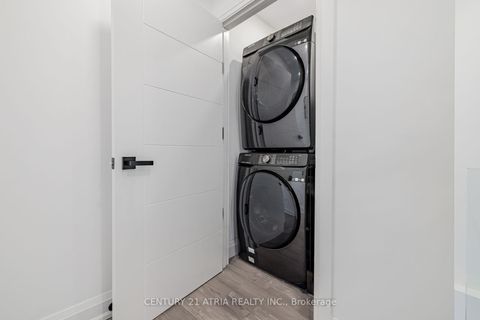 Photo 23 at 42 Coventry Court, Crosby, Richmond Hill