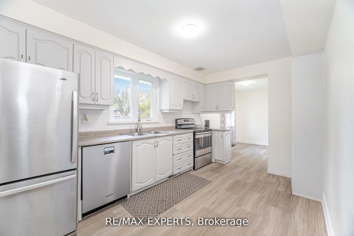 Photo 16 at 42 Cowley Avenue, City Centre West, Toronto