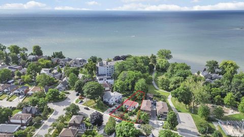 Photo 4 at 175 Lake Shore Drive, New Toronto, Toronto