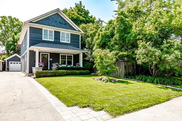 Photo 1 at 44 Head Street, CO Central, Oakville