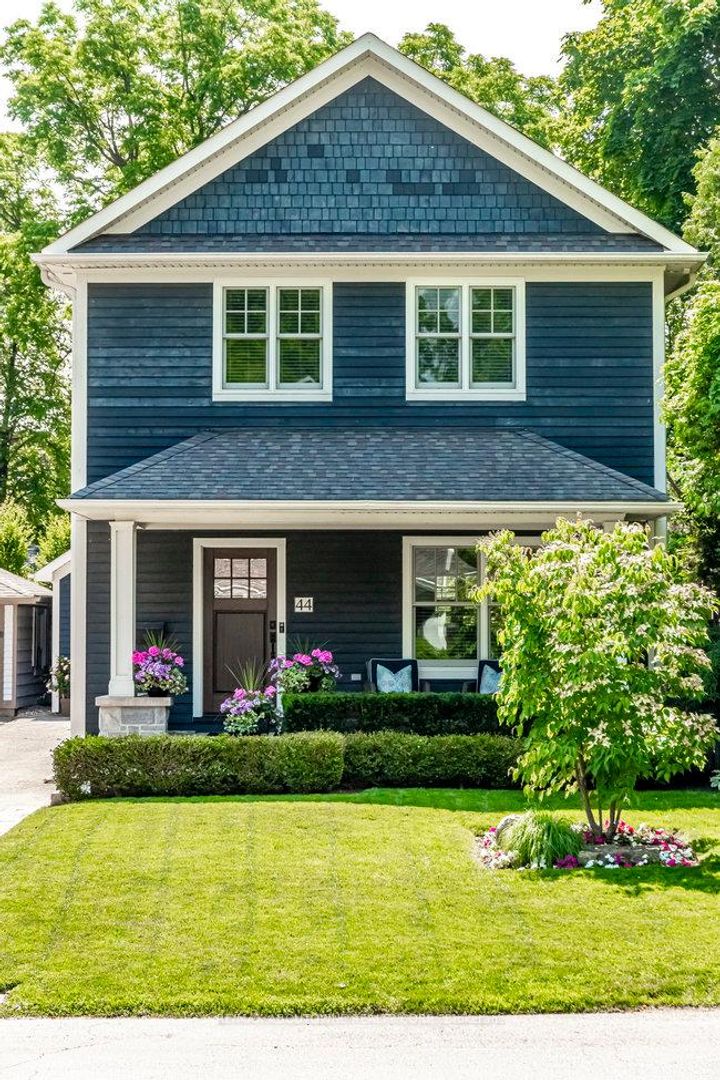 Photo 3 at 44 Head Street, CO Central, Oakville