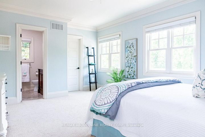 Photo 31 at 44 Head Street, CO Central, Oakville