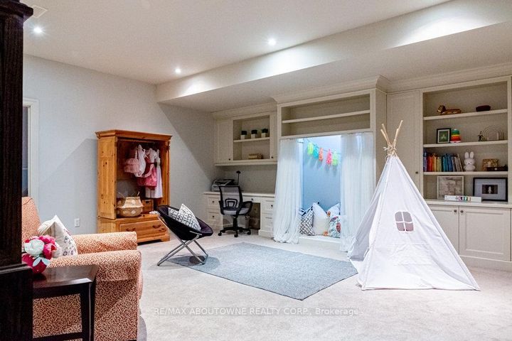 Photo 33 at 44 Head Street, CO Central, Oakville