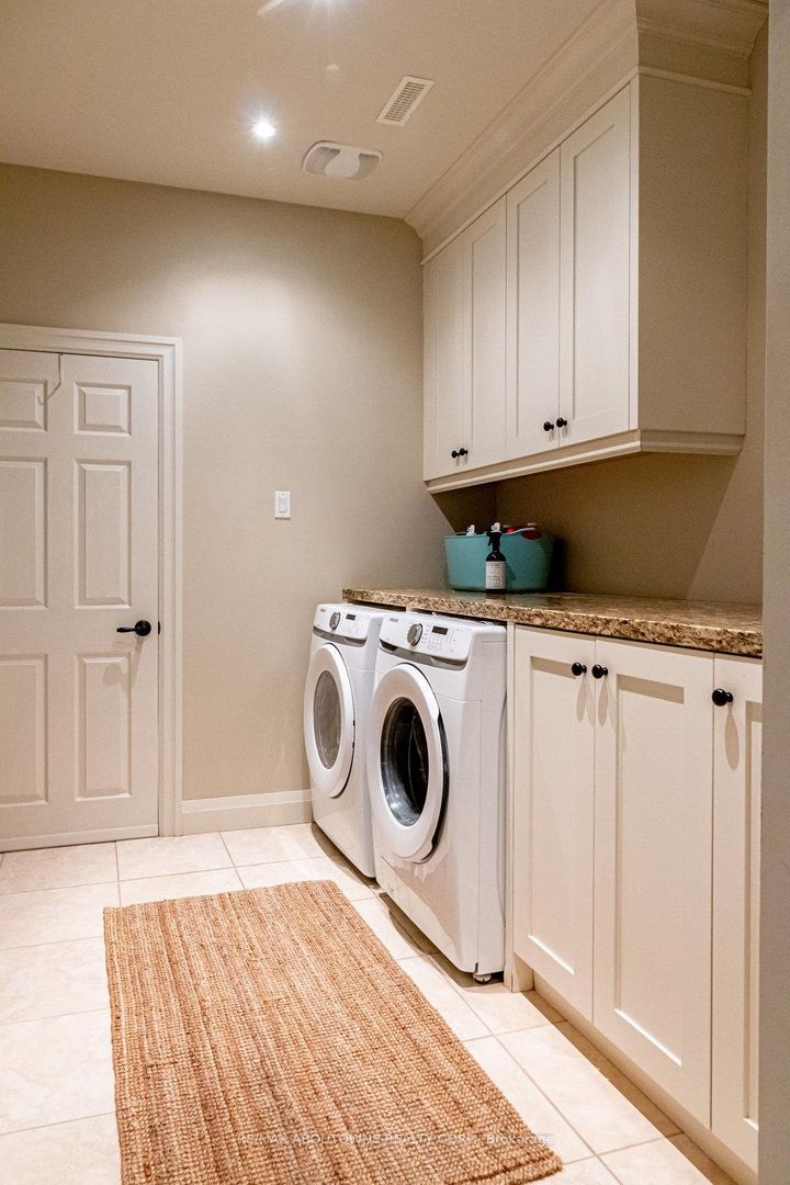 Photo 38 at 44 Head Street, CO Central, Oakville