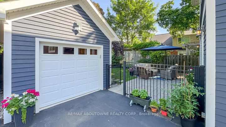 Photo 45 at 44 Head Street, CO Central, Oakville