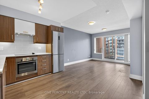 Photo 6 at 705 - 18 Uptown Drive, Unionville, Markham