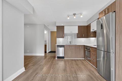 Photo 7 at 705 - 18 Uptown Drive, Unionville, Markham