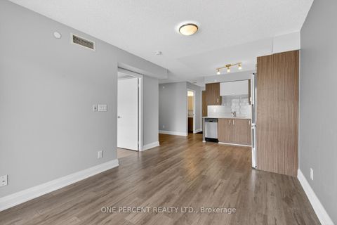 Photo 14 at 705 - 18 Uptown Drive, Unionville, Markham