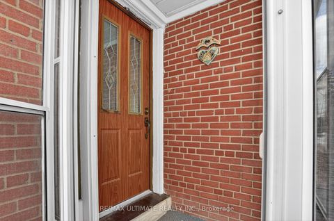 Photo 2 at 46 Medina Crescent, Bendale, Toronto