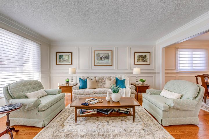 Photo 5 at 2900 Arlington Drive, CV Clearview, Oakville