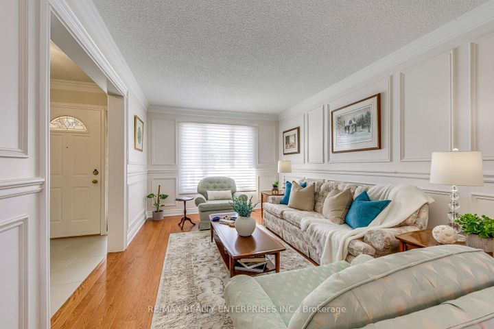 Photo 6 at 2900 Arlington Drive, CV Clearview, Oakville