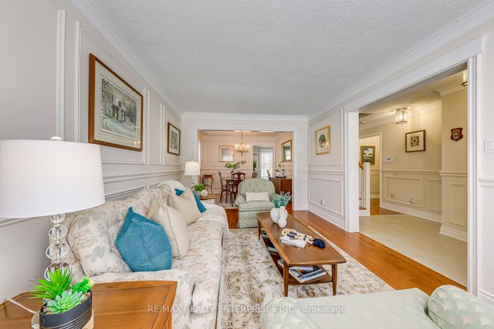 Photo 7 at 2900 Arlington Drive, CV Clearview, Oakville