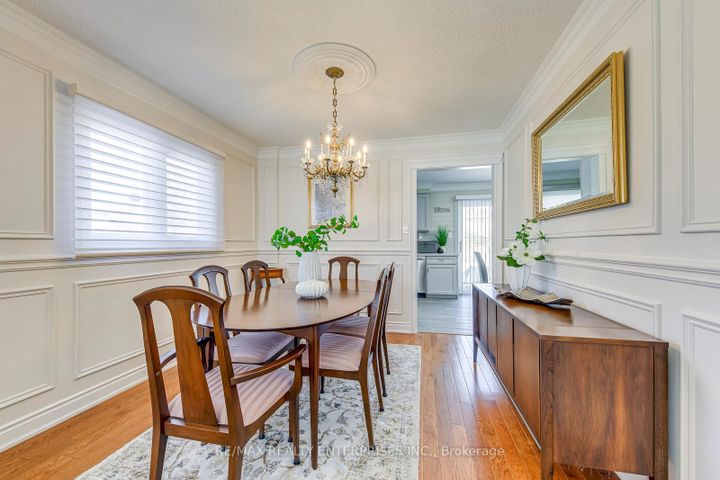 Photo 8 at 2900 Arlington Drive, CV Clearview, Oakville