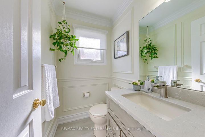 Photo 16 at 2900 Arlington Drive, CV Clearview, Oakville