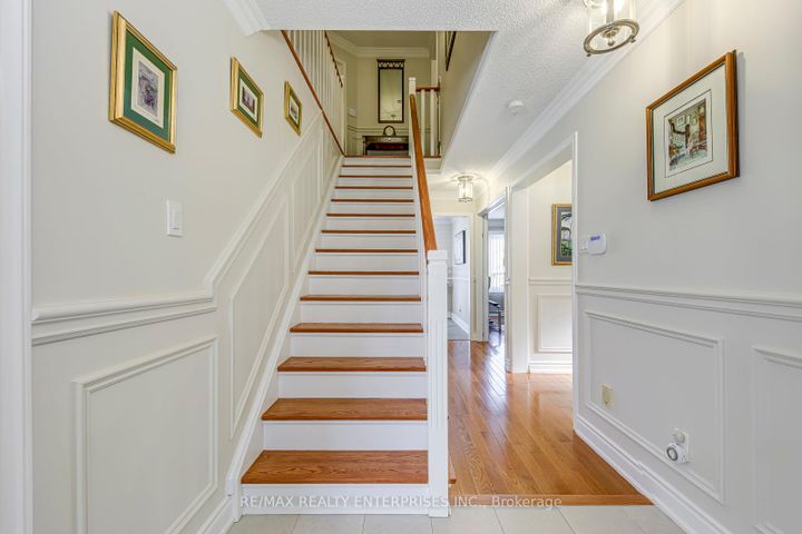 Photo 17 at 2900 Arlington Drive, CV Clearview, Oakville