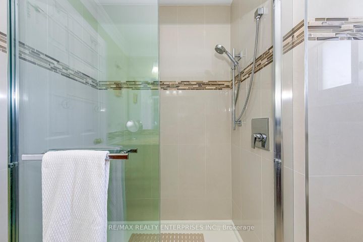 Photo 22 at 2900 Arlington Drive, CV Clearview, Oakville