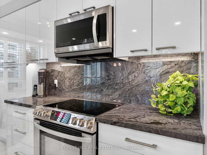 Photo 5 at 206 - 100 Promenade Circle, Brownridge, Vaughan