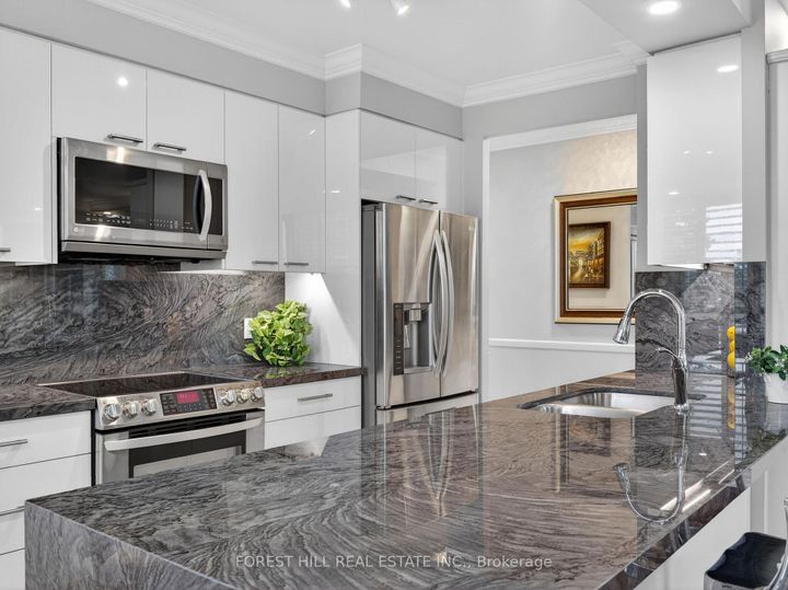 Photo 9 at 206 - 100 Promenade Circle, Brownridge, Vaughan