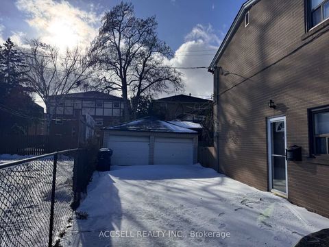 Photo 2 at 105 Kingsview Boulevard, The Westway, Toronto