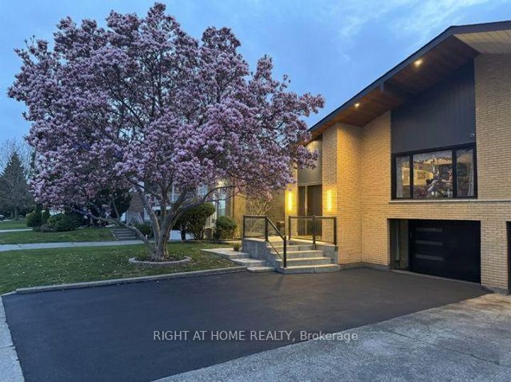 Photo 0 at 2814 Windjammer Road, Erin Mills, Mississauga