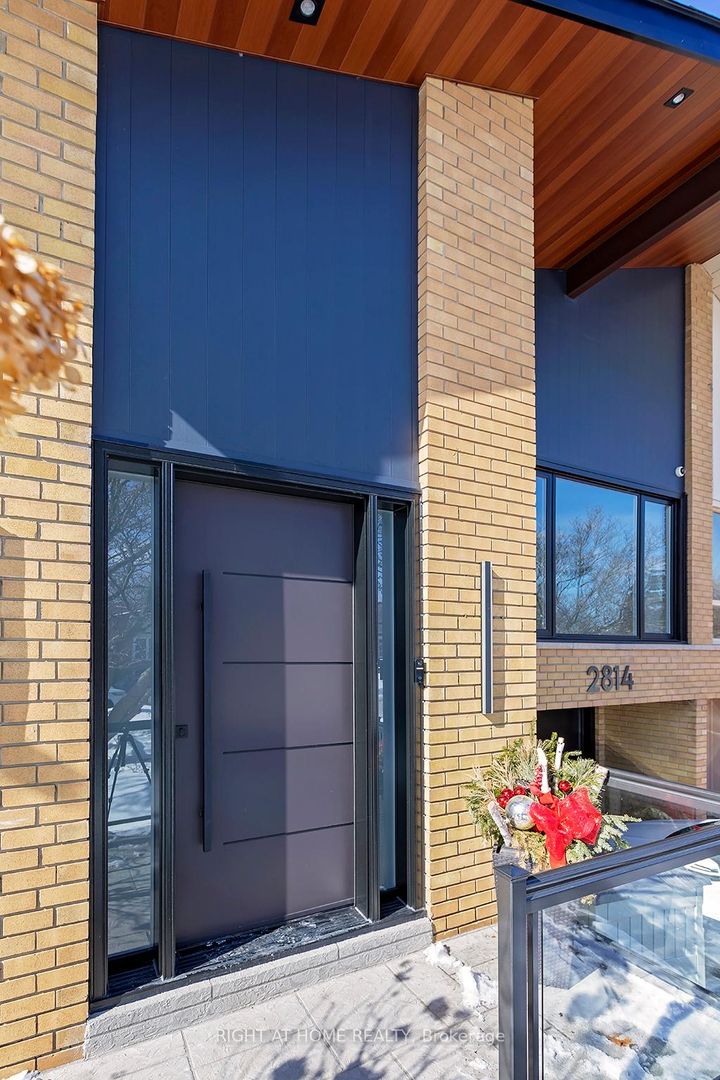 Photo 2 at 2814 Windjammer Road, Erin Mills, Mississauga