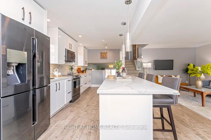 Photo 9 at 2814 Windjammer Road, Erin Mills, Mississauga
