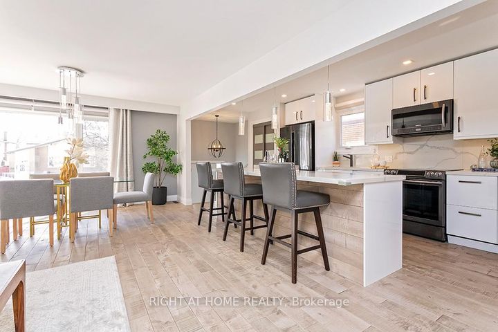 Photo 10 at 2814 Windjammer Road, Erin Mills, Mississauga