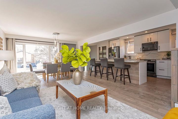 Photo 11 at 2814 Windjammer Road, Erin Mills, Mississauga