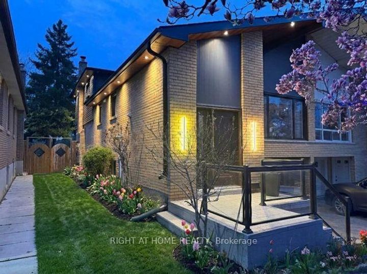 Photo 37 at 2814 Windjammer Road, Erin Mills, Mississauga