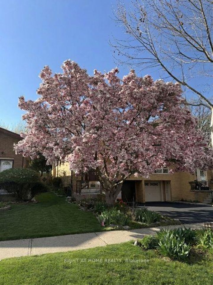 Photo 38 at 2814 Windjammer Road, Erin Mills, Mississauga