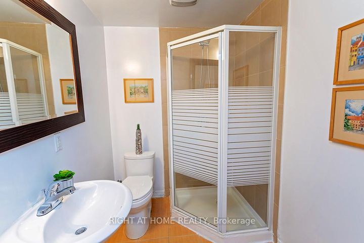 Photo 47 at 2814 Windjammer Road, Erin Mills, Mississauga