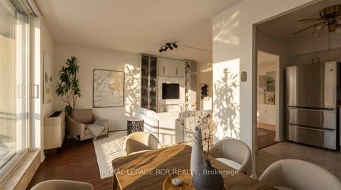 Photo 6 at 904 - 20 William Roe Boulevard, Central Newmarket, Newmarket