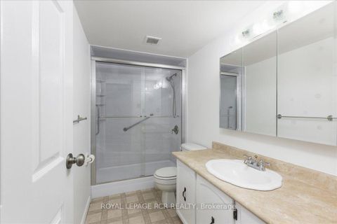 Photo 10 at 904 - 20 William Roe Boulevard, Central Newmarket, Newmarket