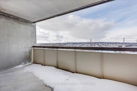 Photo 15 at 904 - 20 William Roe Boulevard, Central Newmarket, Newmarket