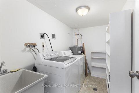 Photo 18 at 904 - 20 William Roe Boulevard, Central Newmarket, Newmarket