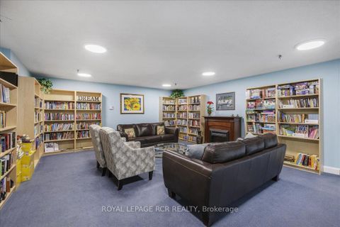 Photo 20 at 904 - 20 William Roe Boulevard, Central Newmarket, Newmarket