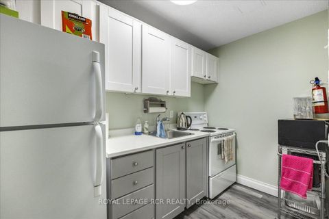 Photo 22 at 904 - 20 William Roe Boulevard, Central Newmarket, Newmarket