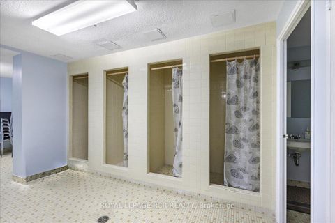 Photo 23 at 904 - 20 William Roe Boulevard, Central Newmarket, Newmarket