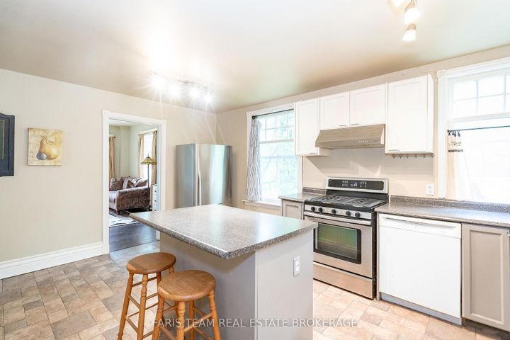 Photo 9 at 105 Barrie Street, Bradford, Bradford West Gwillimbury