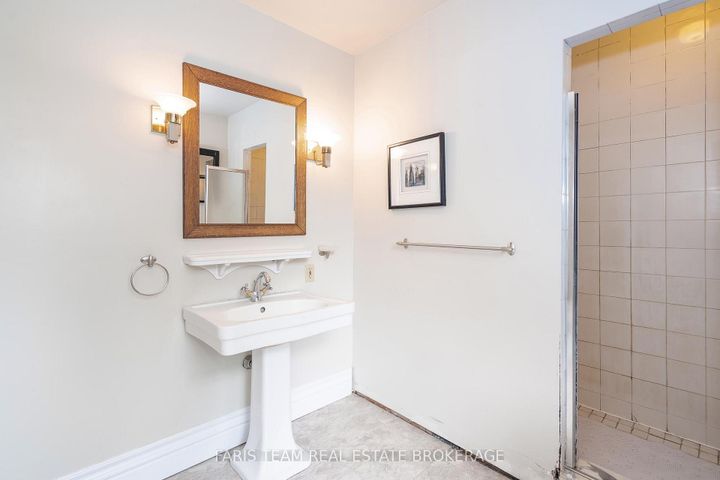 Photo 25 at 105 Barrie Street, Bradford, Bradford West Gwillimbury